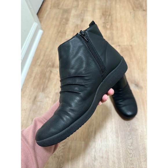 EARTH SPIRIT | Women's Cloud Ease Black Ankle Boots - Picture 3 of 7